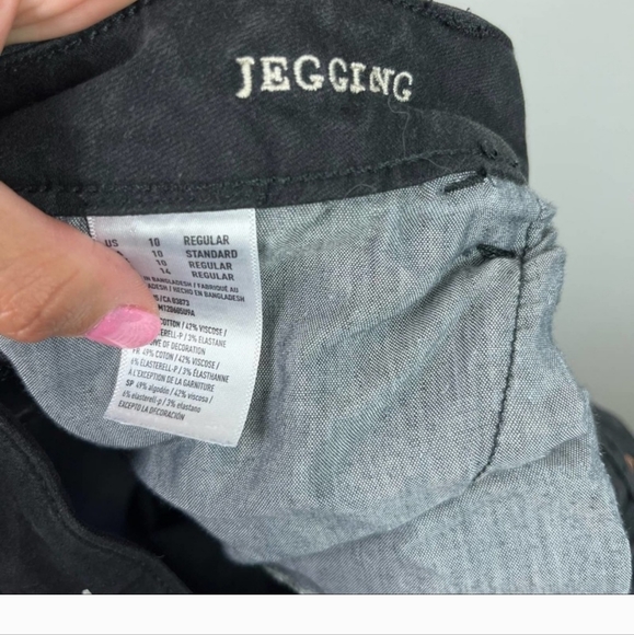 American Eagle Black Distressed Busted Knee Super Stretch Jegging Jeans Size 10 - Picture 5 of 5